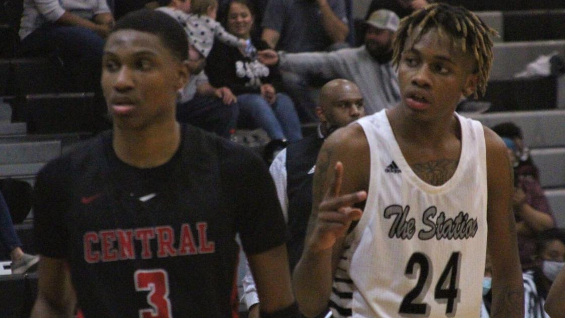 OANow.com - Smiths Station boys top Central-Phenix City, head to area tournament title game image