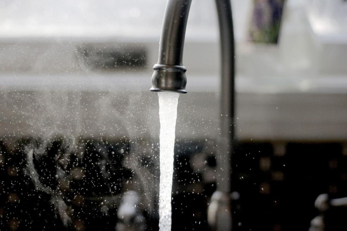 East University Drive lane closures expected during water main maintenance