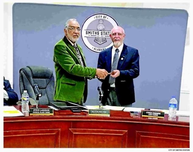 SMITHS STATION CITY COUNCIL ELECTS NEW MAYOR