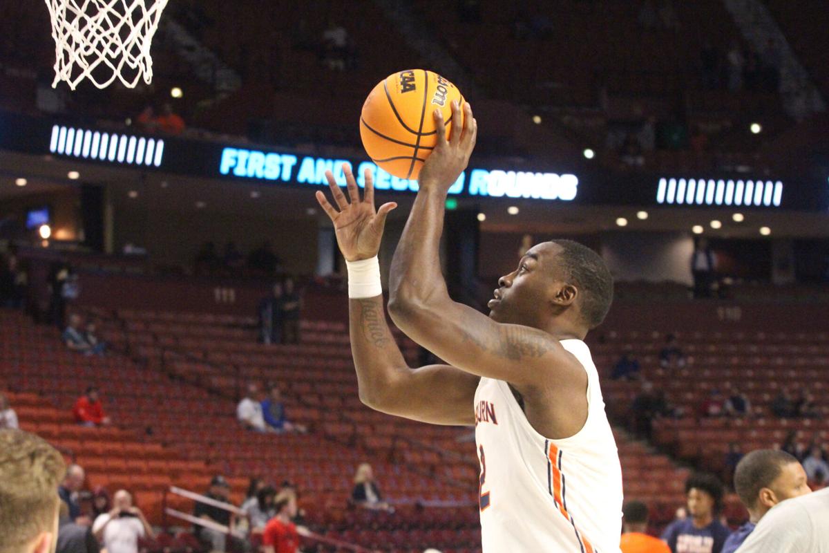 Jaylin Williams returns to practice after chipping tooth in ...