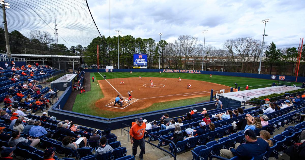 Chris and Kate Malveaux named Auburn softball head coaches