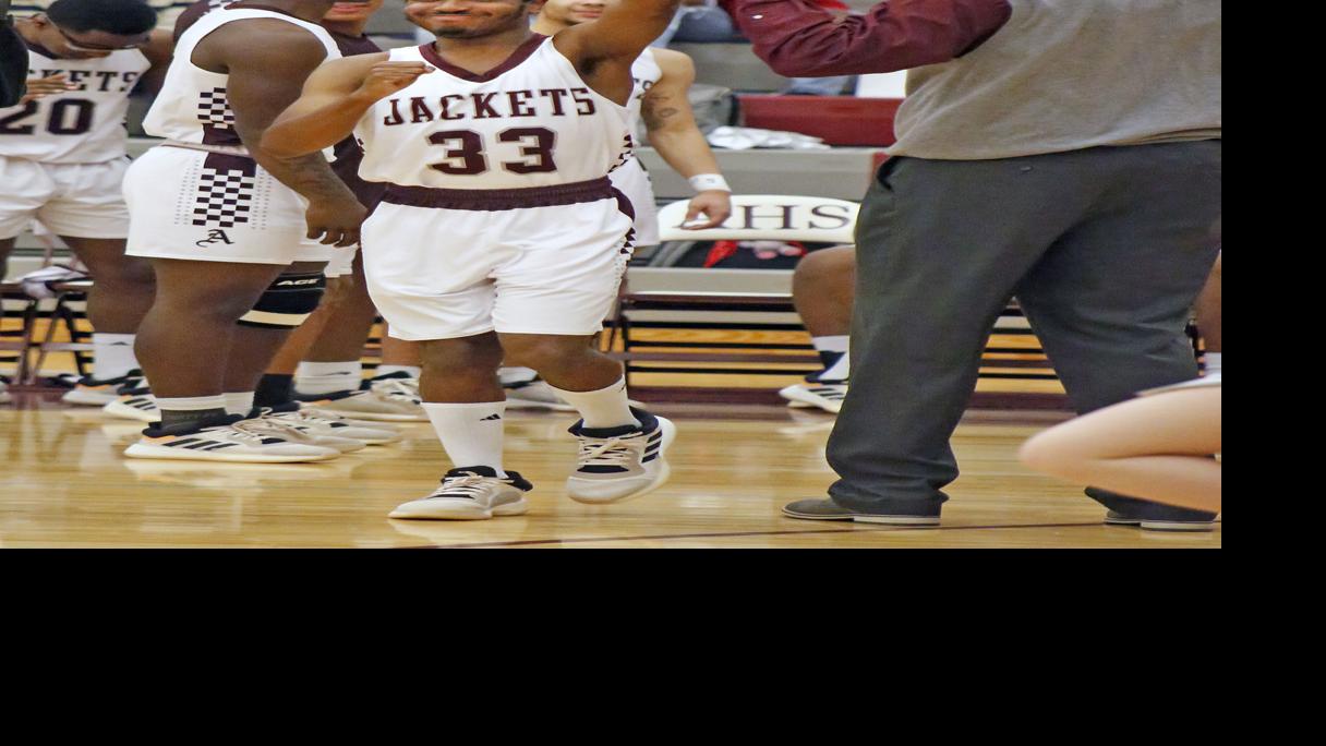 OANOW.com - Abbeville High senior with autism, Devounce Lampkin, has special night on basketball court image