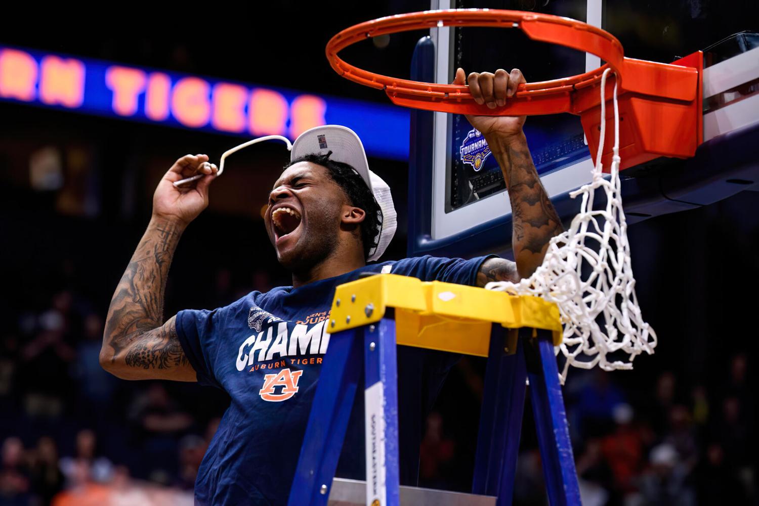 Auburn's KD Johnson enters transfer portal