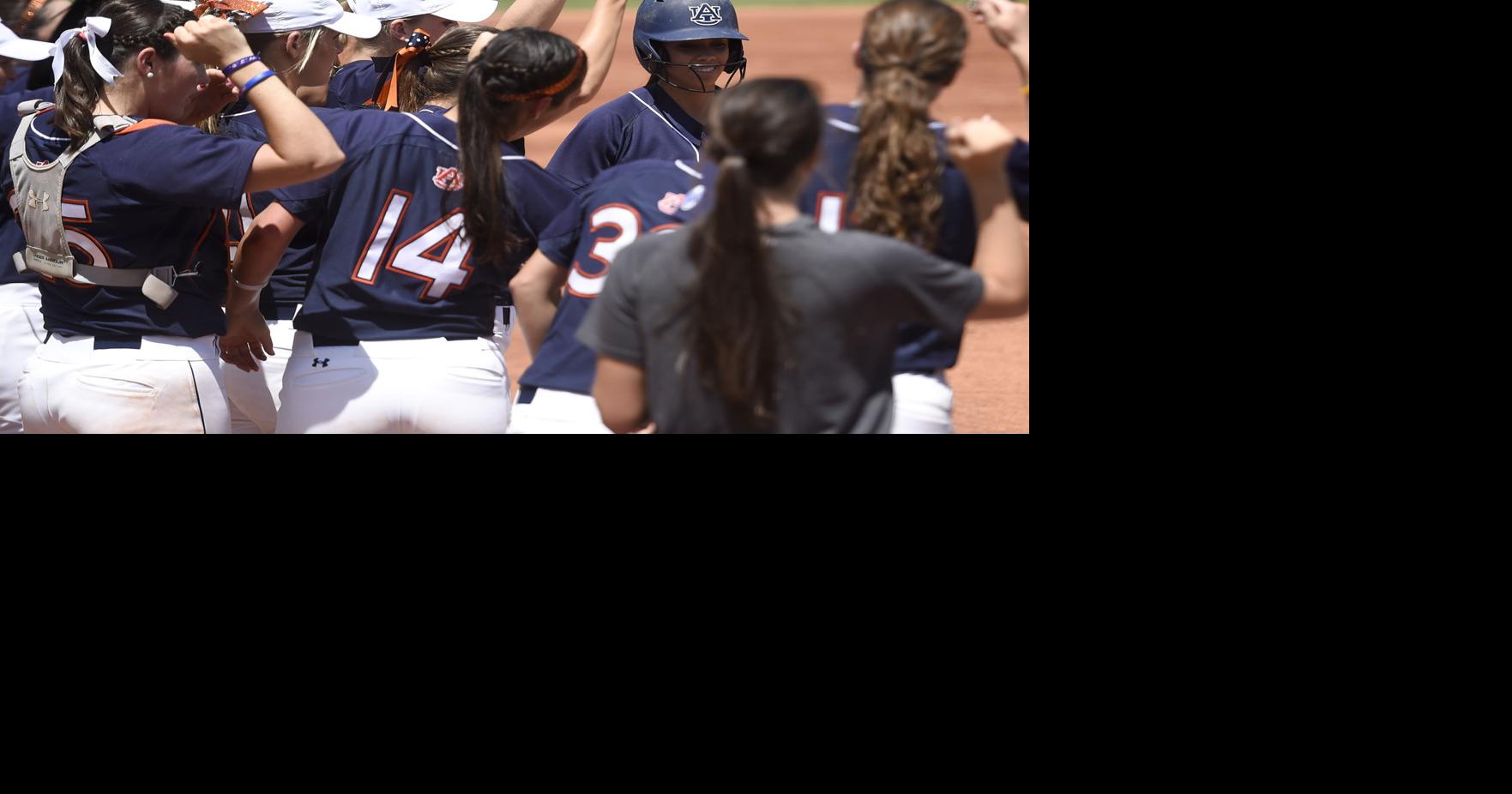 Auburn completes sweep of Arkansas begins to eye postseason