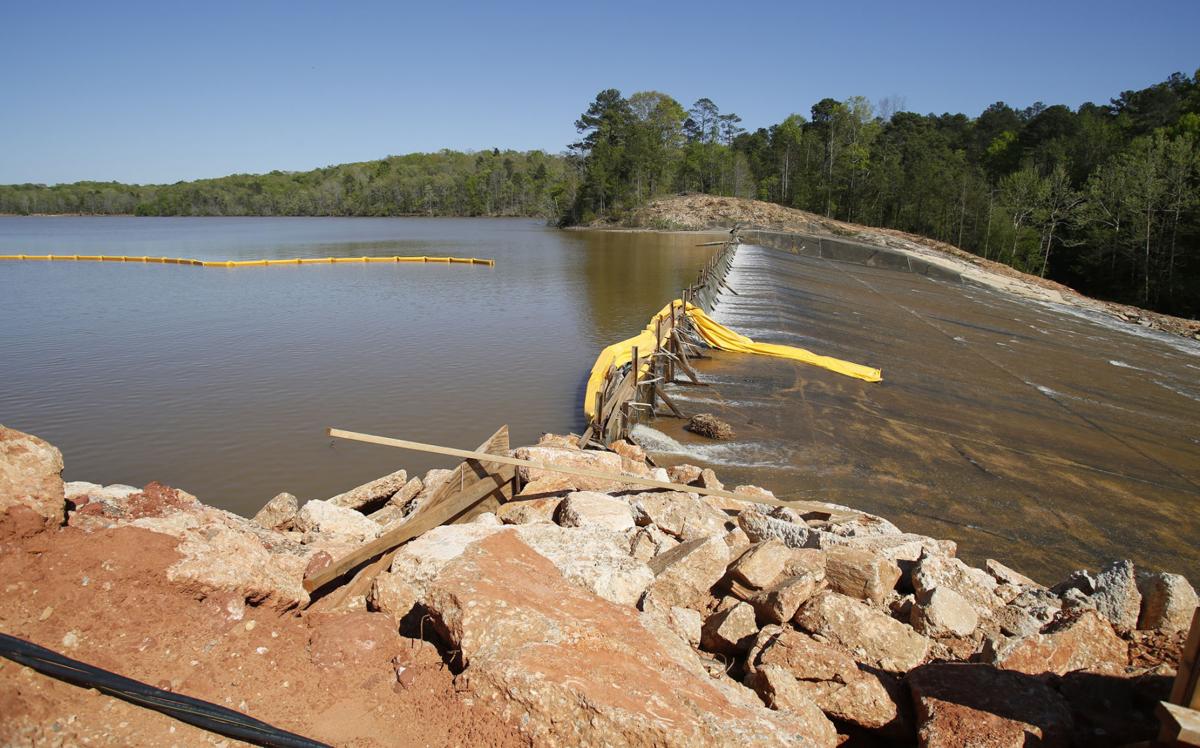 Construction Ongoing At Auburn S Lake Ogletree To Replace 75 Year Old Spillway Local News Oanow Com