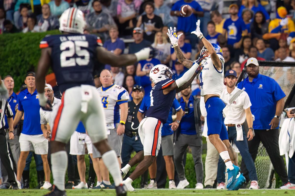 Beauregard shows depth, takes down Selma in Kickoff Classic