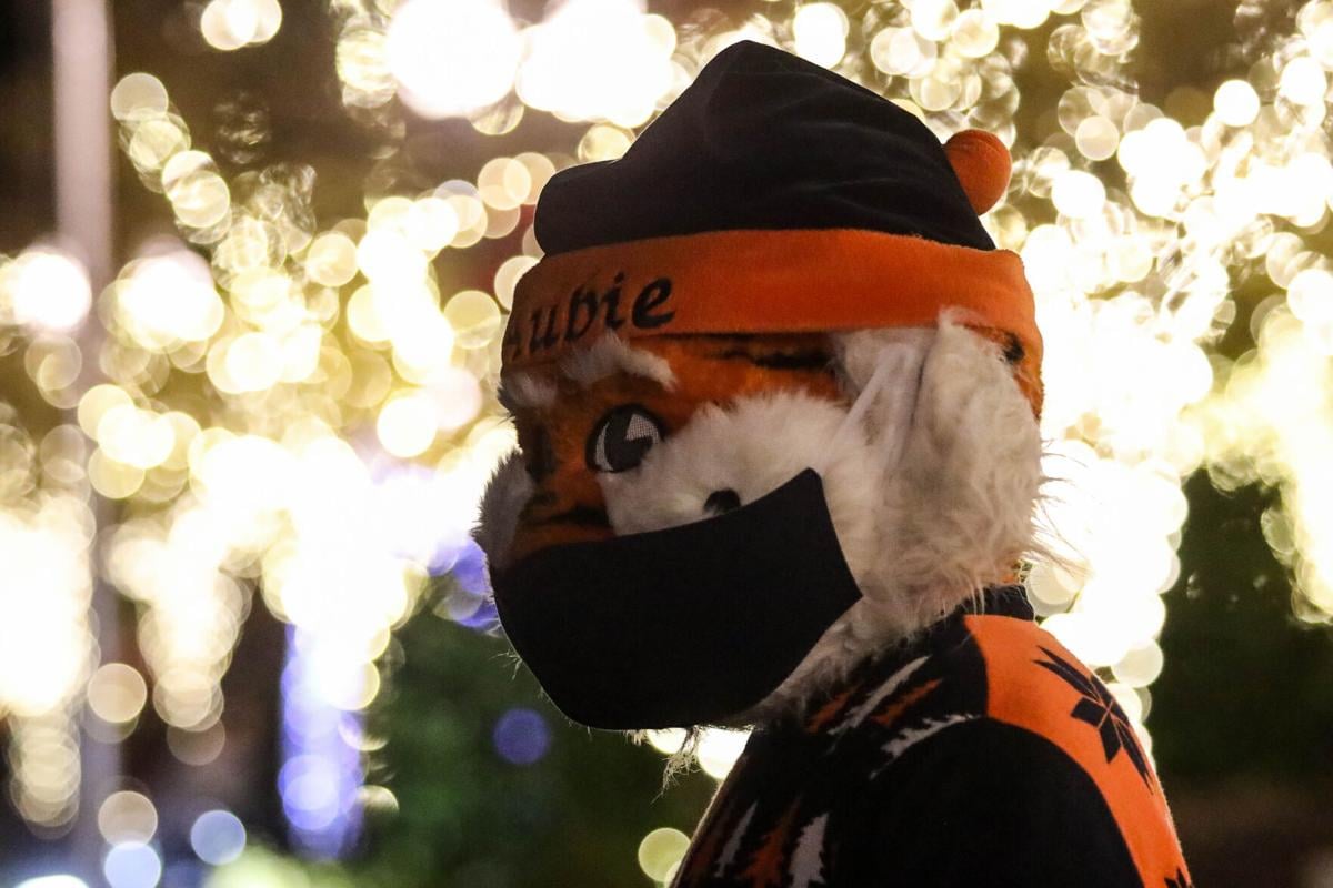 Thousands flock to Opelika for Christmas in a Railroad Town event | Local News | oanow.com
