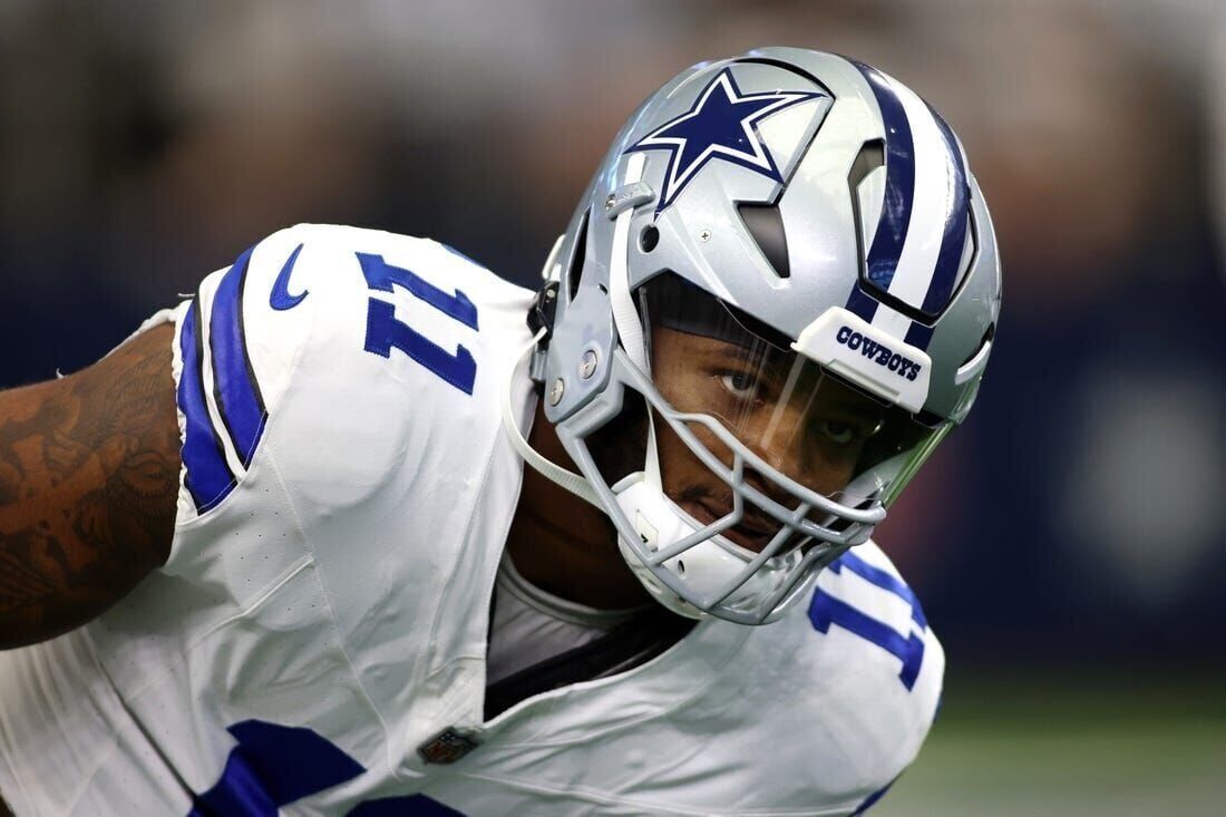 Dallas Cowboys cornerback Trevon Diggs (7) warms up before playing