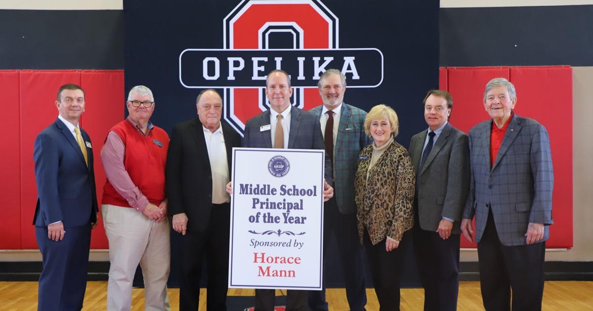 Opelika Middle School principal earns Alabama award