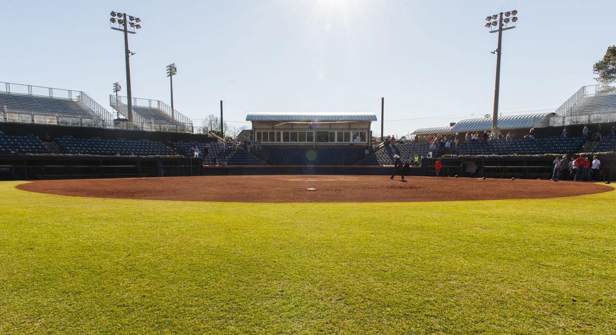 Auburn Softball Fans Will See Improvements Additional Seating During Opening Weekend Auburn University Sports News Oanow Com