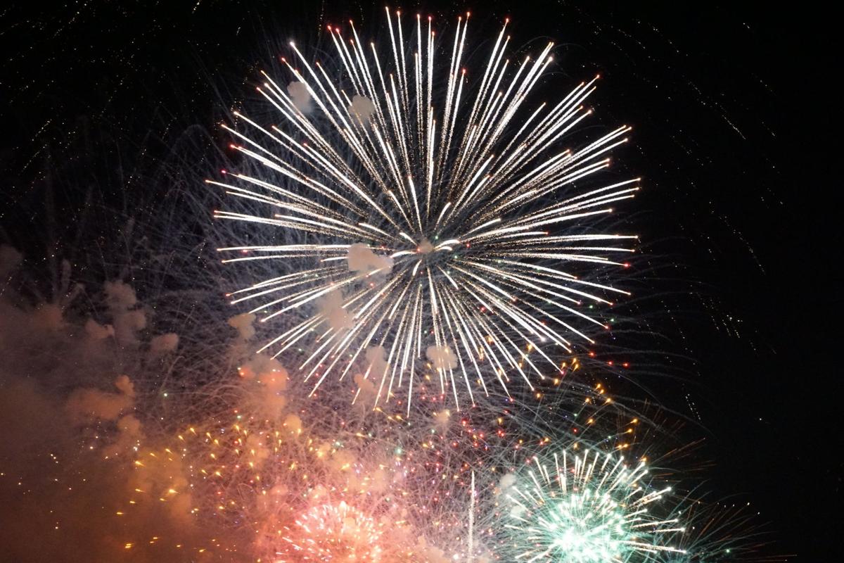 Here S Where To Find Independence Day Fireworks And Celebrations And How To Win Prizes From Parachutists Local News Oanow Com