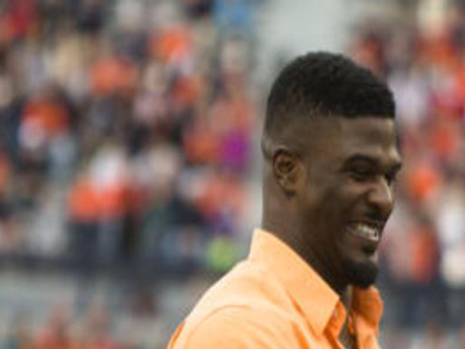 Auburn Football Blog Former Tigers Sack Master Dee Ford Signs