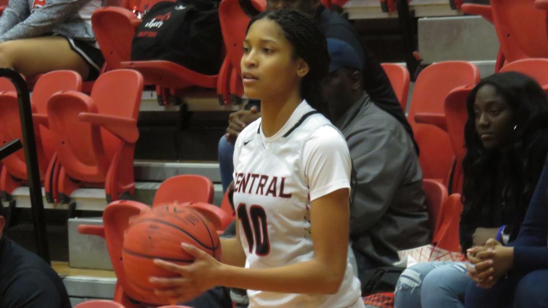 OANOW.com - Central-Phenix City fends off Auburn High, takes area title image