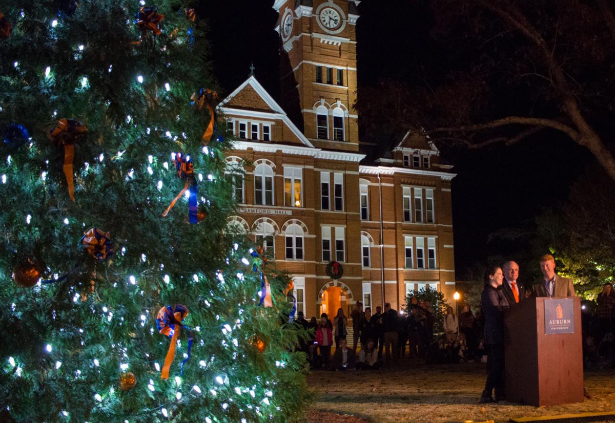 Auburn University Lights Annual Holiday Display News Oanow Com