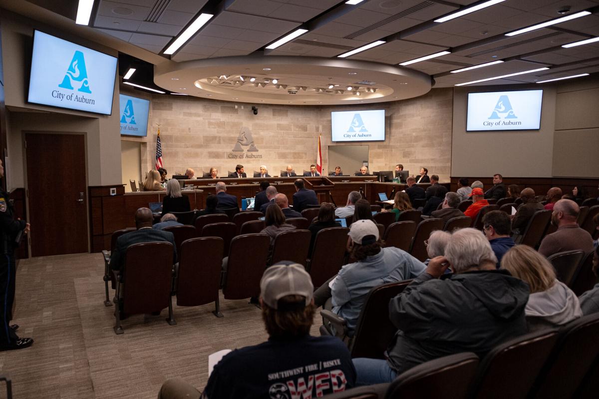 Auburn City Council approves road improvement project(02)