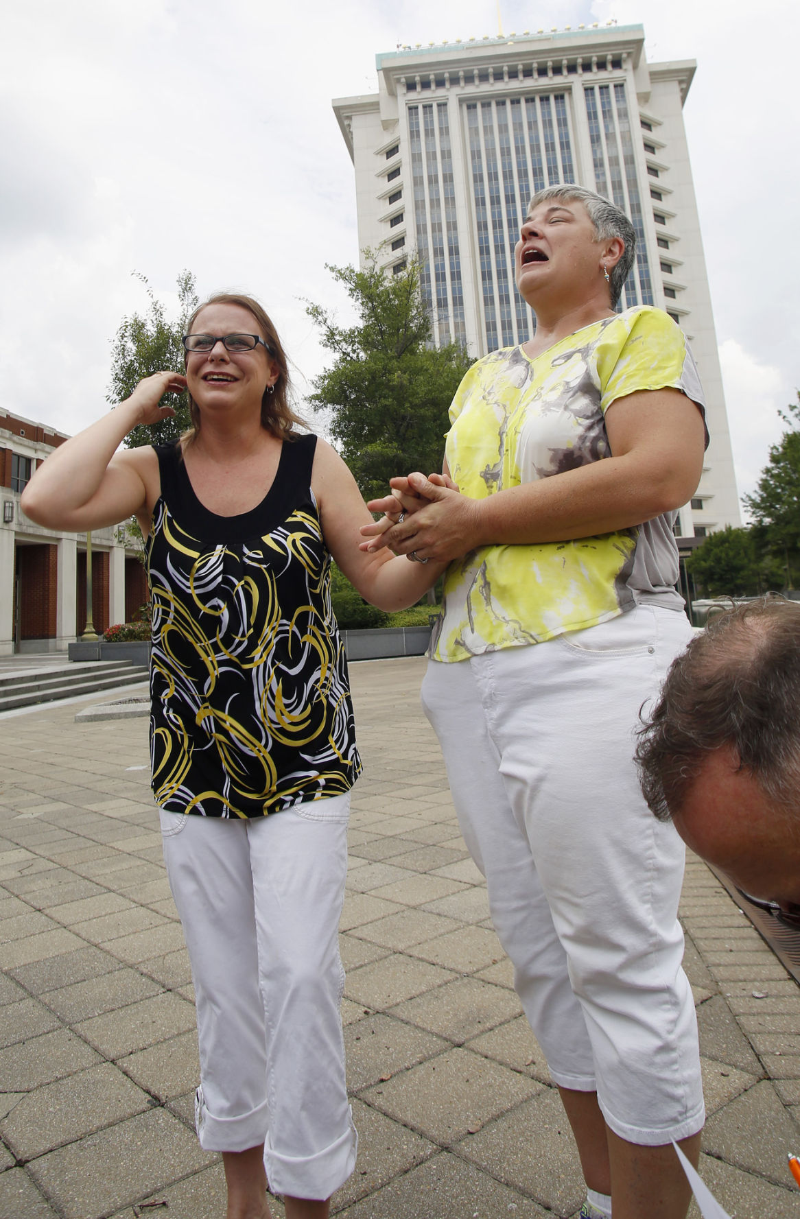 Same-sex couples can marry in Lee County; Alabama probate judges are still divided