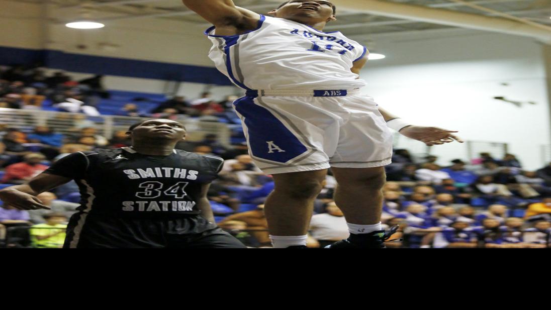 Auburn High S Garrison Brooks Picks Up Two Offers On Same Day