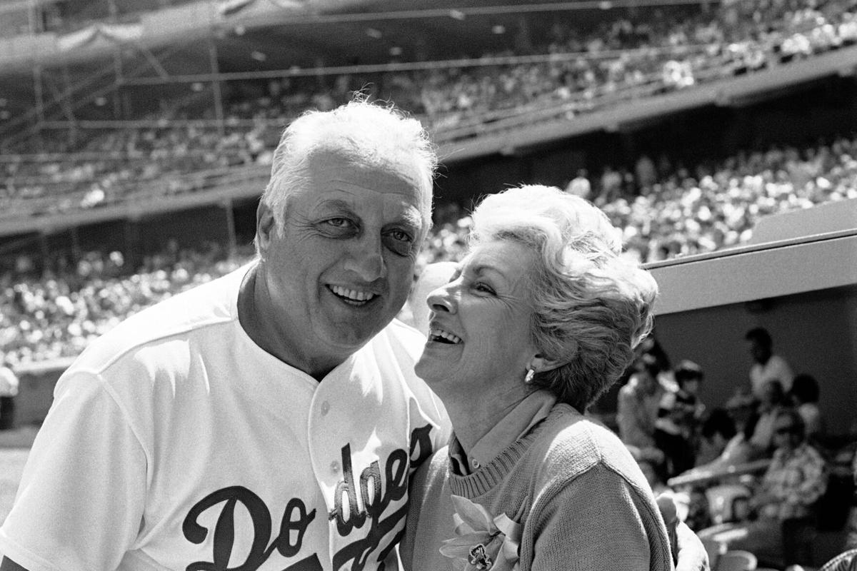 Tommy lasorda baseball hi-res stock photography and images - Alamy