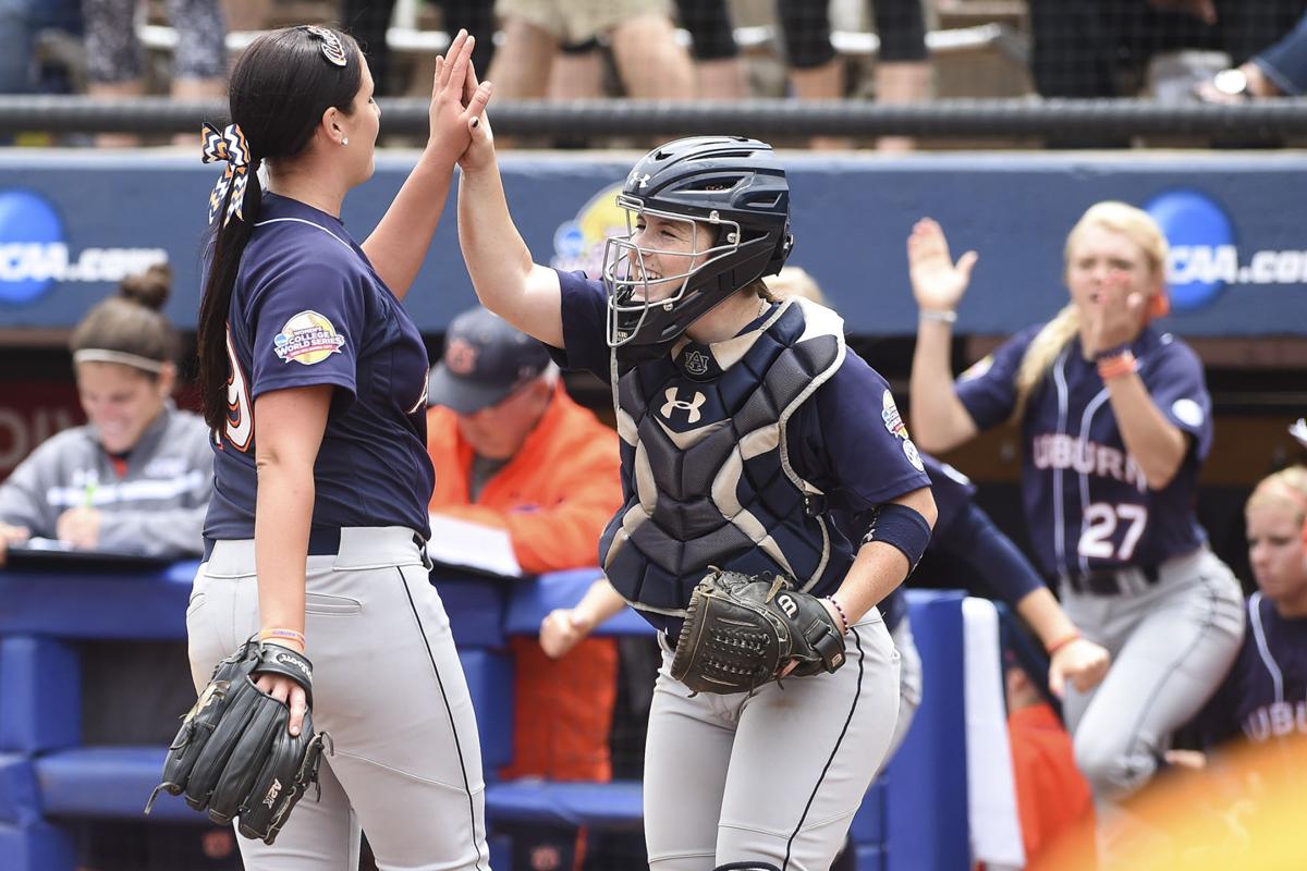 Live Updates Auburn Beats Ucla 11 10 In 10 Innings Auburn University Sports News Oanow Com