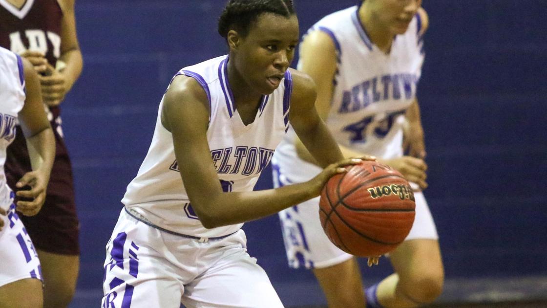 OANOW.com - Reeltown fends off Abbeville, advances to regional semis image