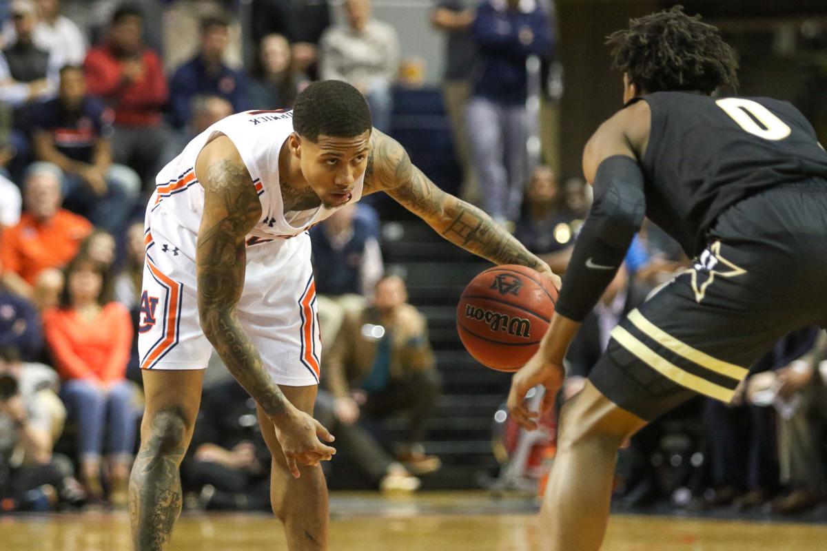 Targets On Backs No 4 Auburn Goes To Hostile Alabama To Put