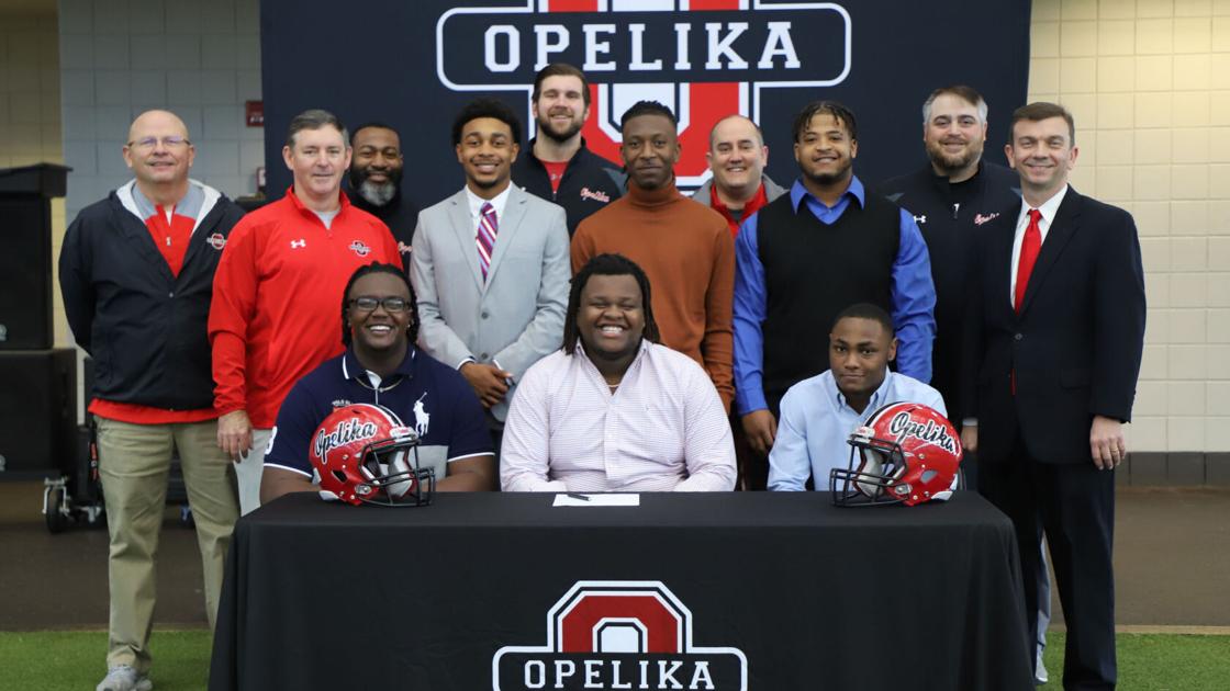 OANow.com - Five Opelika football players sign with Dodge City Community College image