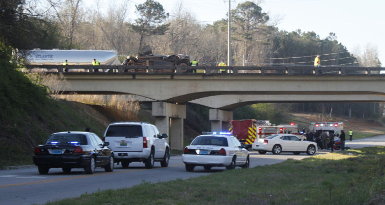 Lanett man, 32, dies after being thrown from his vehicle on I-85 ...