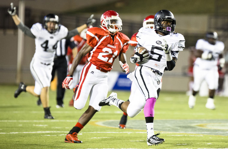 HS FOOTBALL: Smiths Station vs. Lee-Montgomery | Photo Gallery | oanow.com