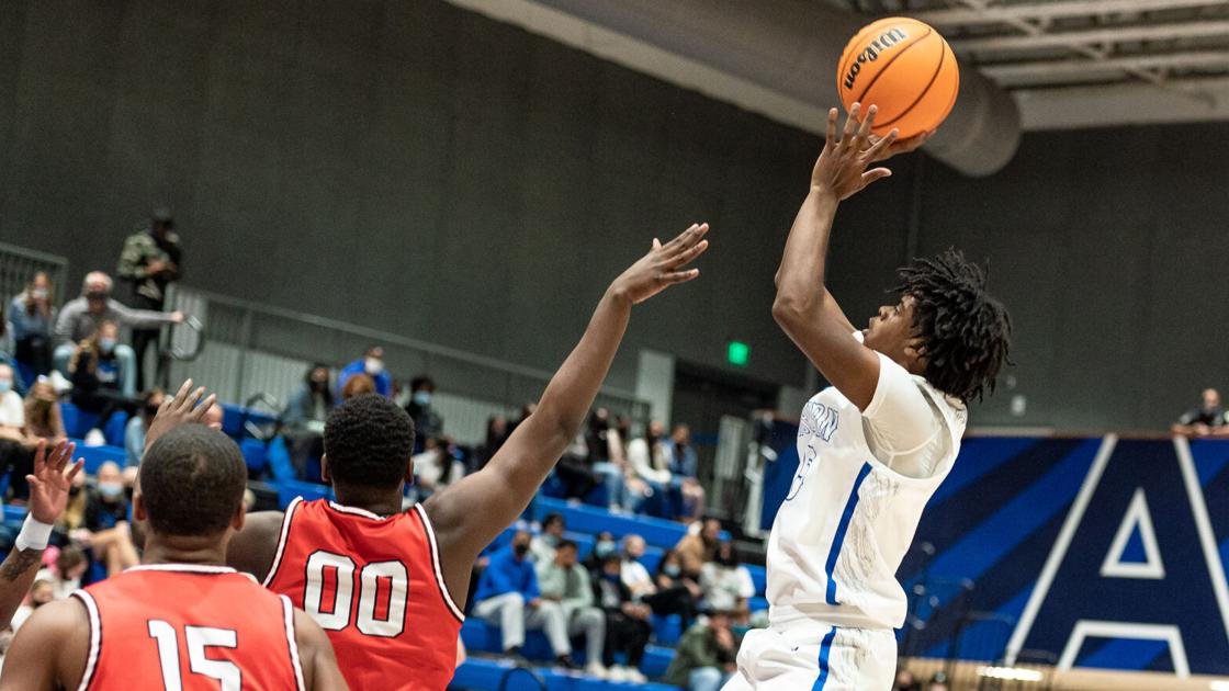 OANow.com - Auburn High boys handle Murphy, advance to regional finals image
