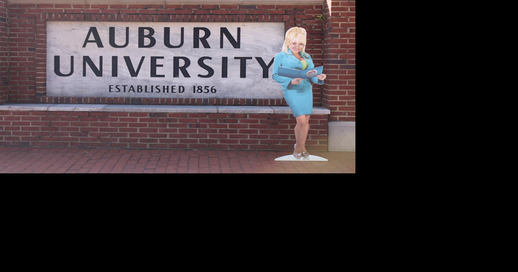 United Way of Lee County honors Dolly Parton through imagination library support