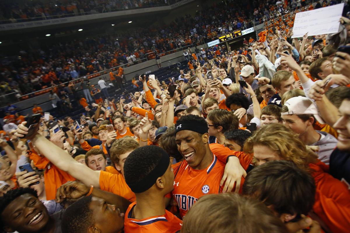 We Just Made History Auburn Upsets No 14 Kentucky Auburn