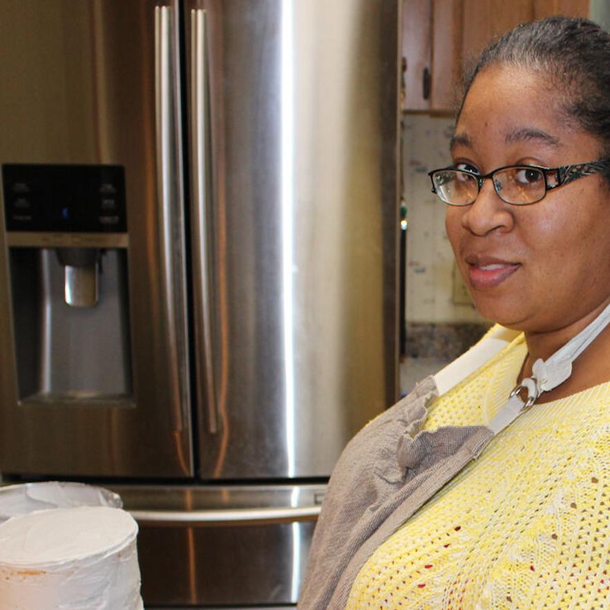 Opelika resident opens at-home bakery to spend time with her kids