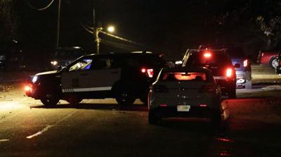 auburn shooting friday night oanow injured two officers division avenue block police homes scene