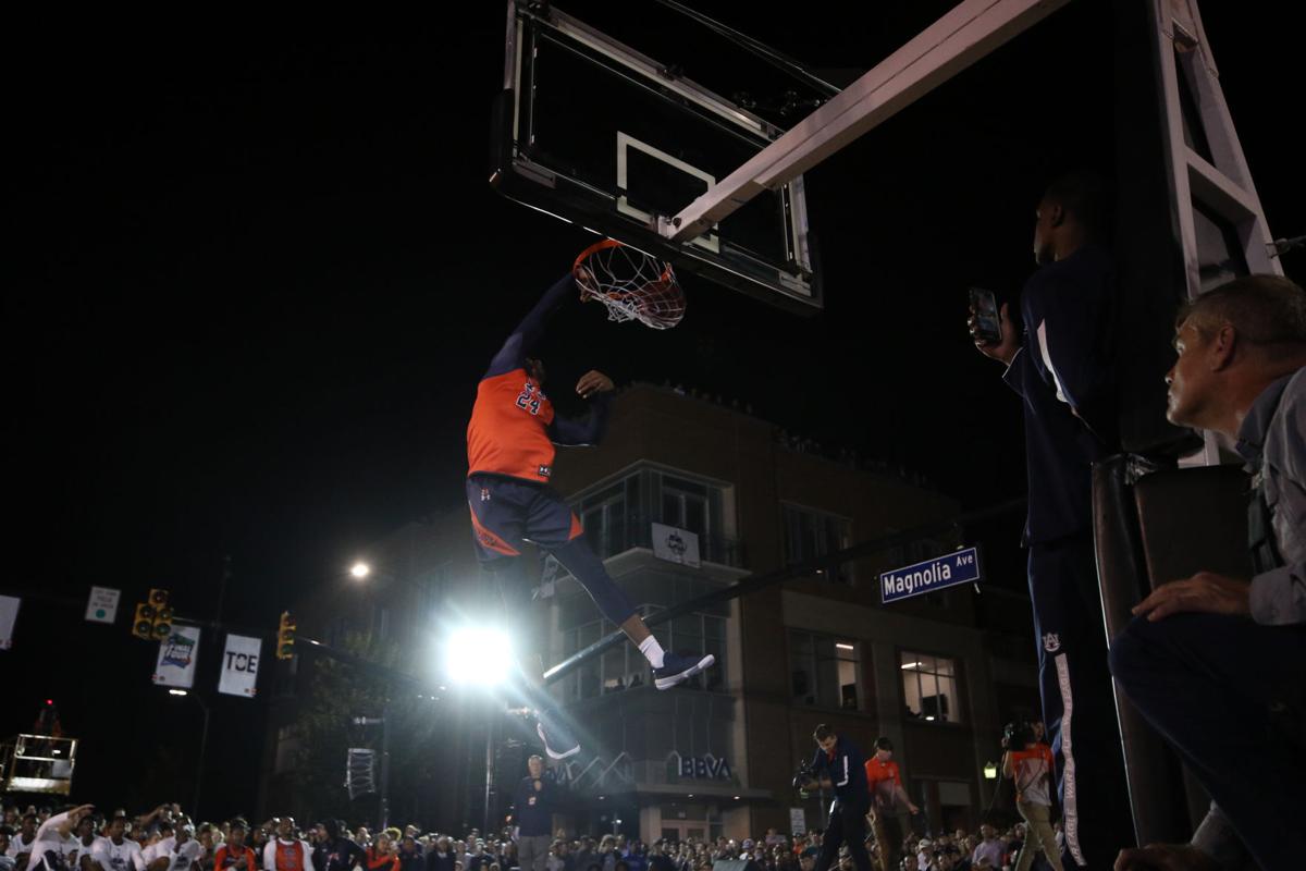 Downtown Auburn Shuts Down To Celebrate Basketball With Event