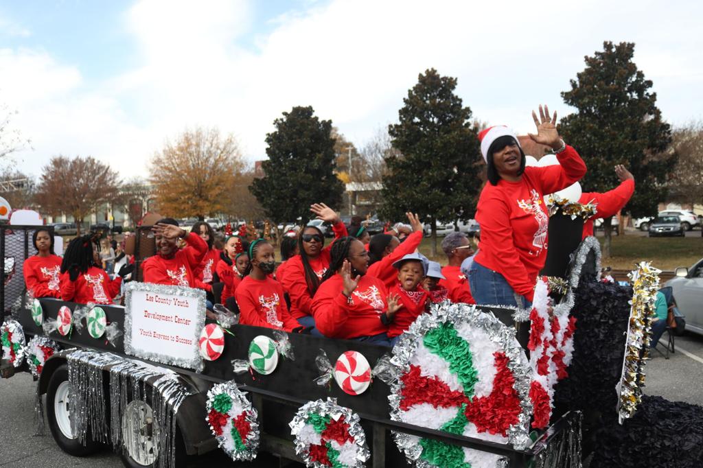 Opelika Christmas Parade 2022 Gallery: Photos From The 2021 Opelika Christmas Parade | Photo Gallery |  Oanow.com