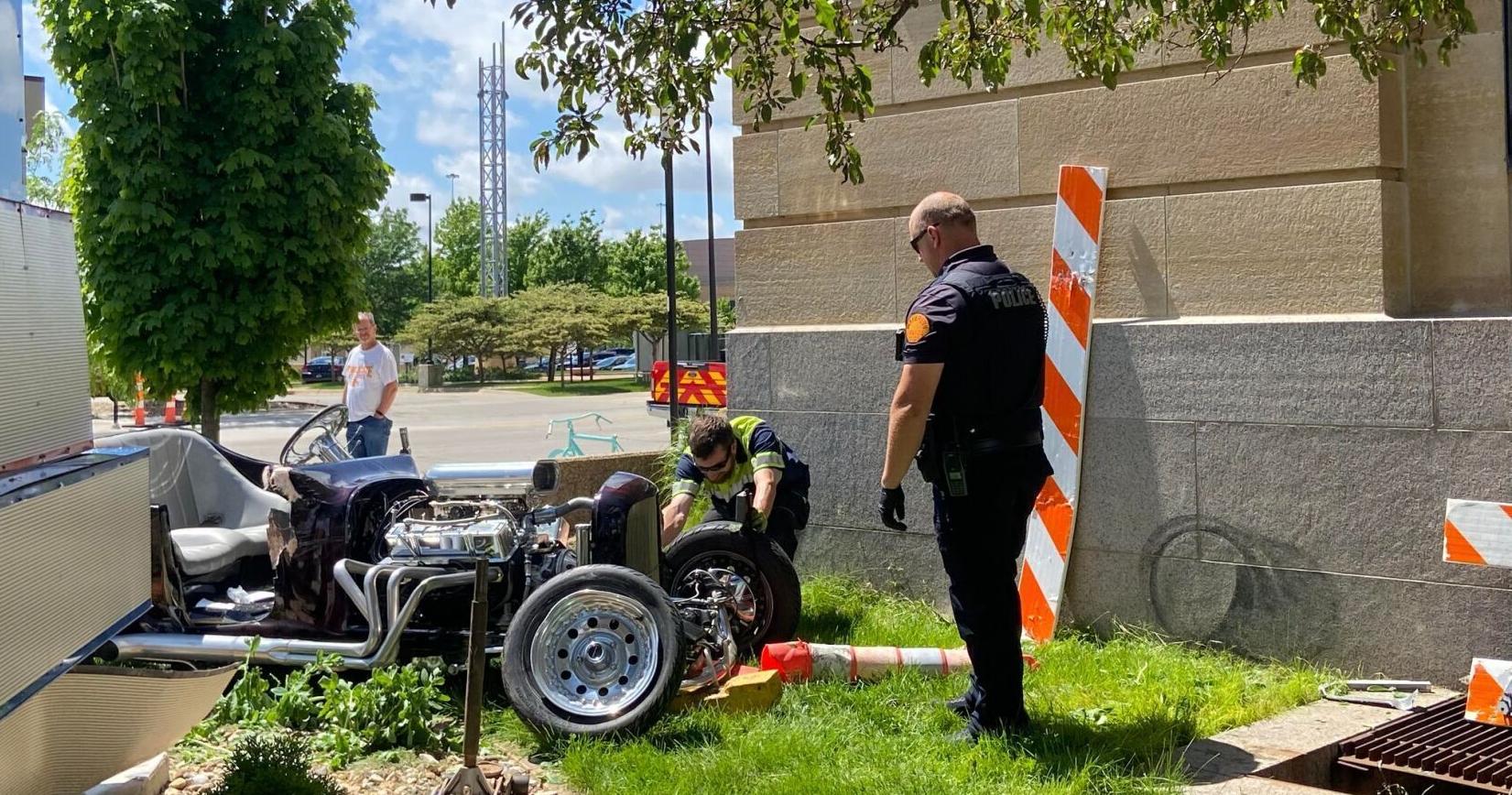 Man crashes hot rod into library moments after purchase - Vimarsana News