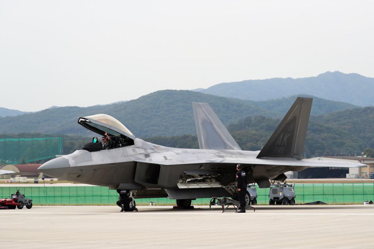Why America S Two Best Fighter Jets Can T Talk To Each Other Trending Oanow Com
