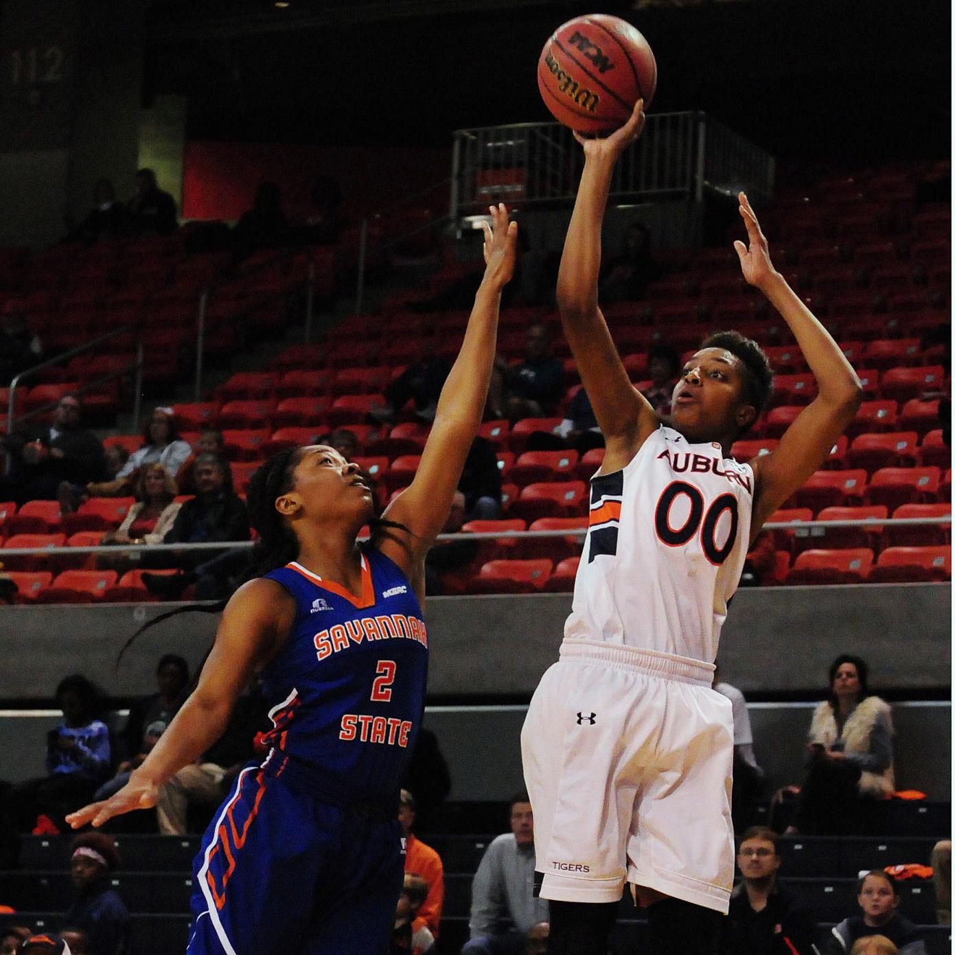 Auburn Women S Basketball Bench Powers Auburn Over Savannah State