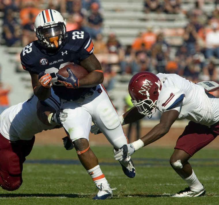 Running back Mike Blakely leaves Auburn football program, not enrolled
