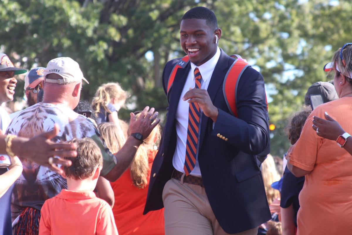 Sharp Dressed Tigers Auburn Players Came Up With Idea For Business Like Gameday Attire Auburn University Sports News Oanow Com
