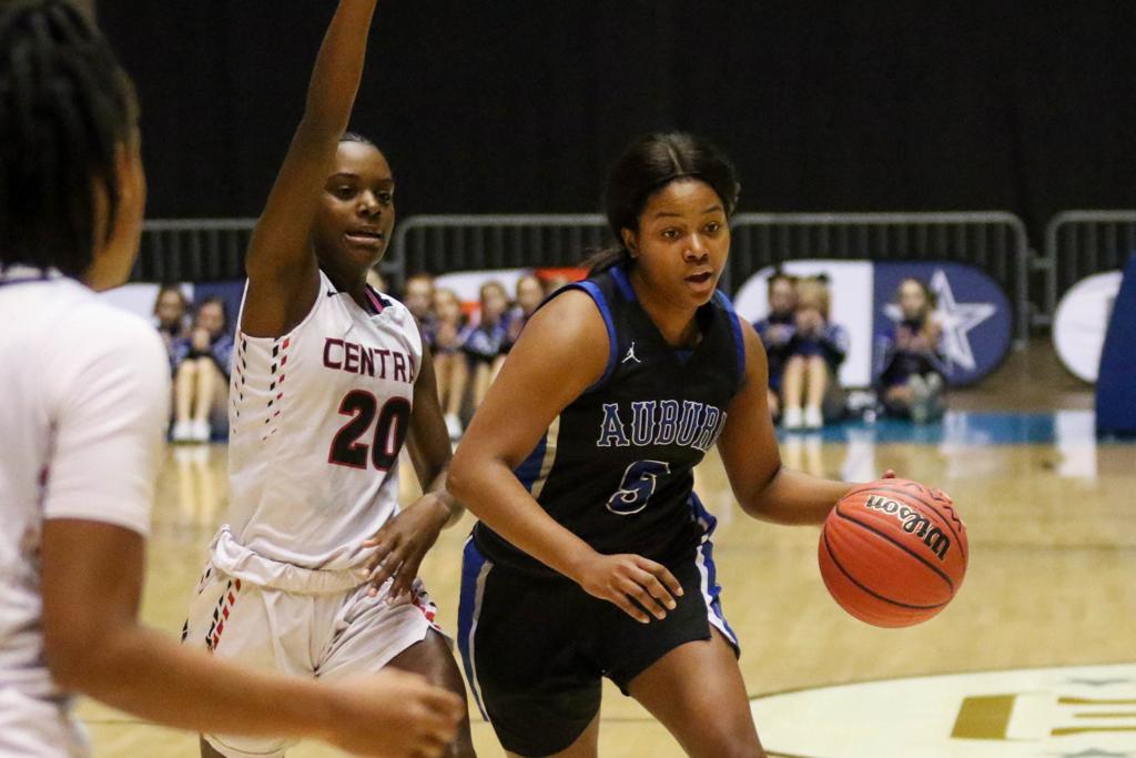 Auburn High S Olivia Porter Takes Game To Next Level As Sophomore