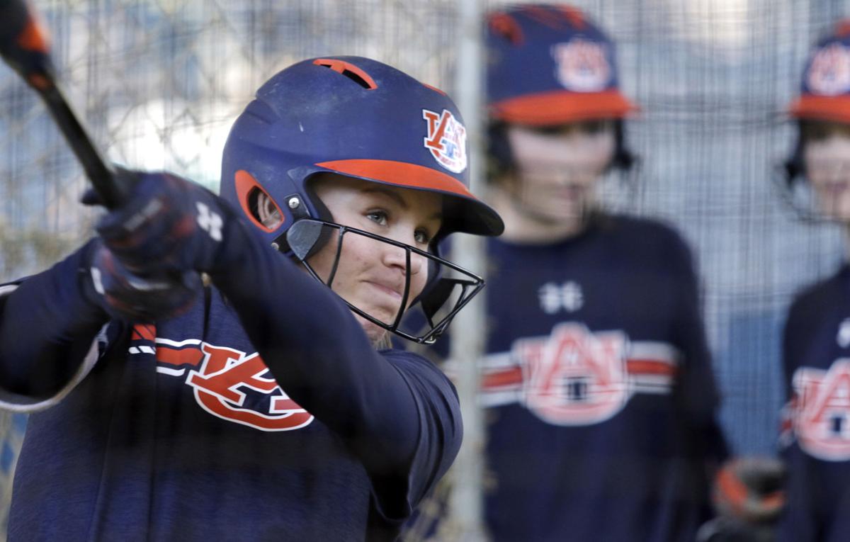 Mickey Dean believes Alyssa Rivera ‘can be as good as she wants to be