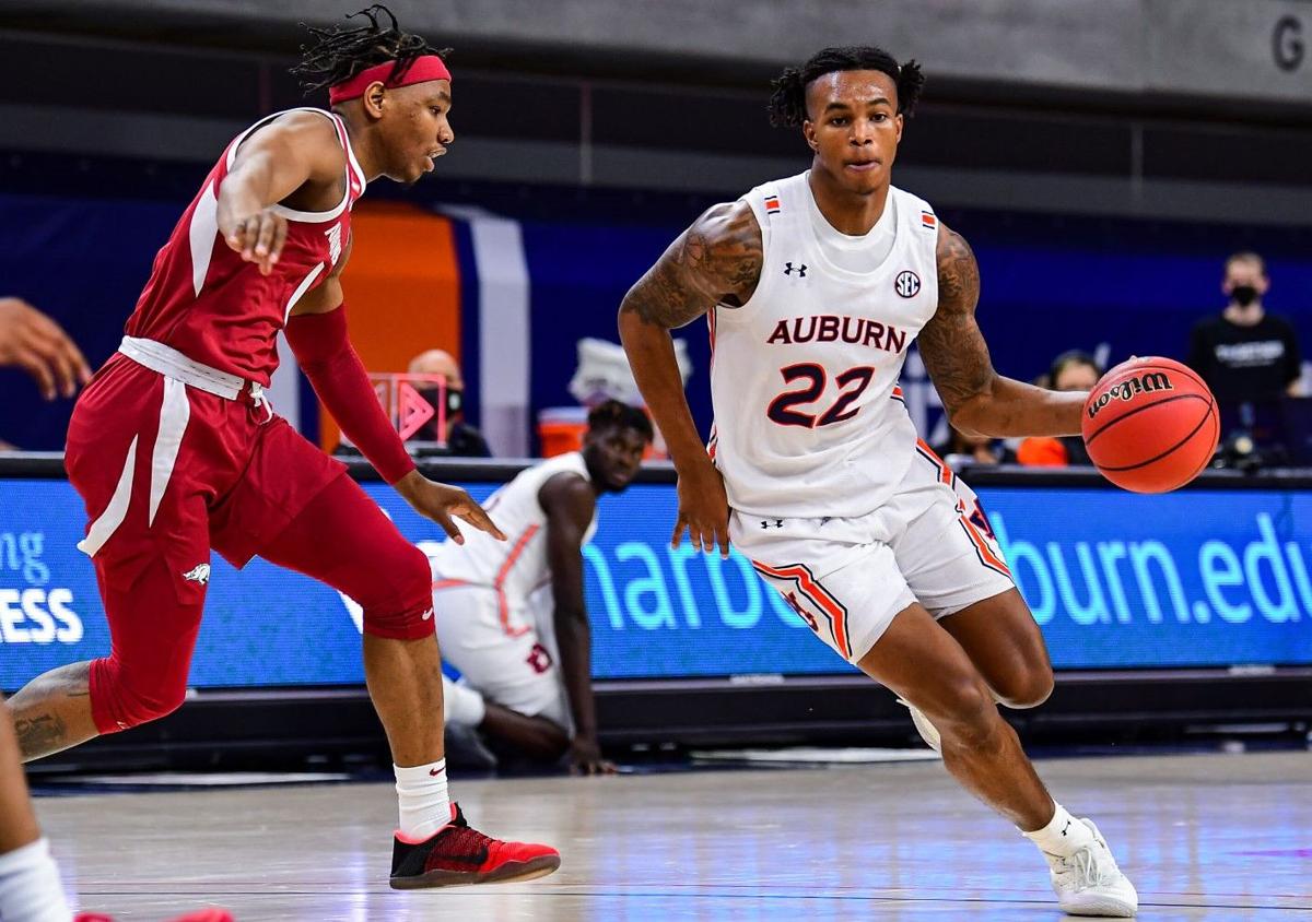 Auburn men's basketball heads to Arkansas for rematch in SEC play
