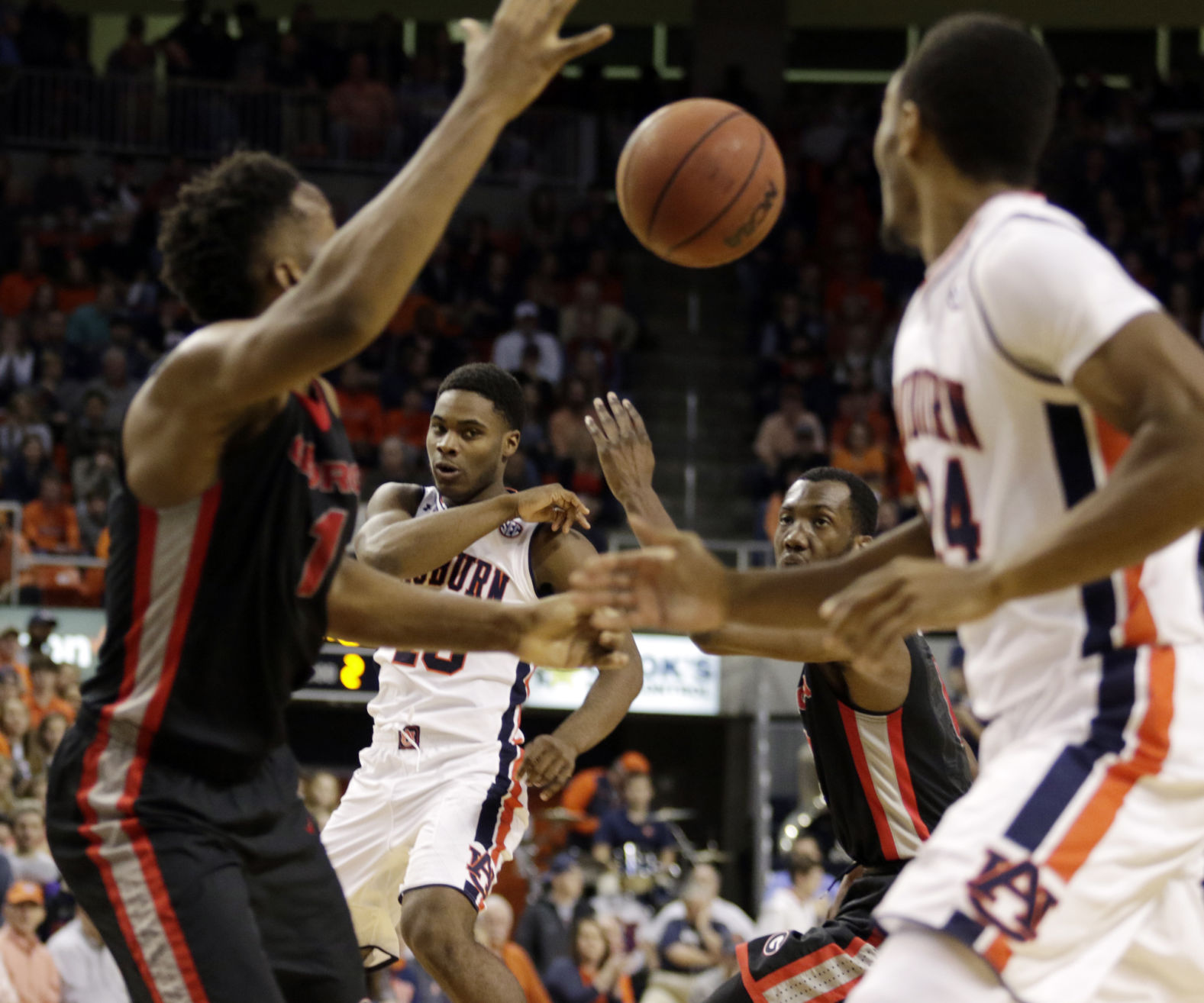 PHOTOS: Auburn Men's Basketball Vs. Georgia Bulldogs | Photo Gallery ...