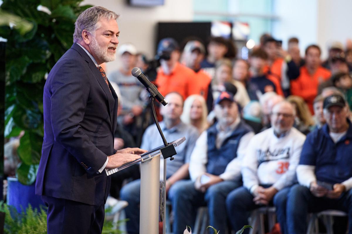 GALLERY: Auburn unveils statue of baseball legend Frank Thomas - Sports  Illustrated Auburn Tigers News, Analysis and More