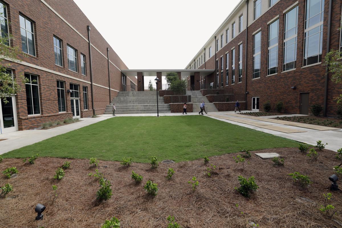 PHOTOS New Auburn High School 2017 News Photos