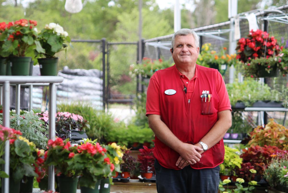 Auburn Horticulturalist Rex Ponder Of Ace Hardware Honored For People Focused Service Local News Oanow Com