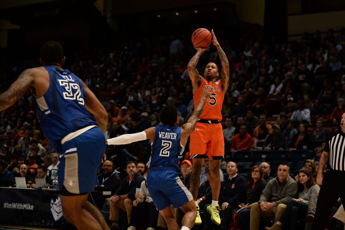Mccormick Leads Undefeated Auburn To 67 61 Win Over Saint Louis