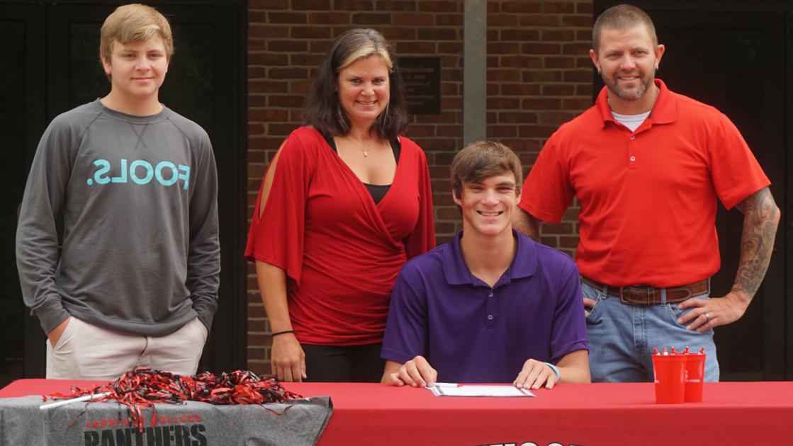 AL.Com - Trio of Springwood Wildcats sign with colleges image