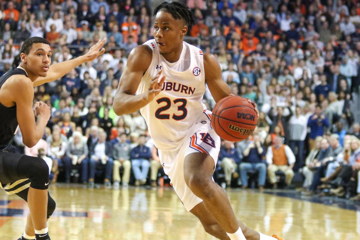 Okoro Show Freshman S Career High Helps No 5 Auburn Survive Vanderbilt Auburn University Sports Oanow Com